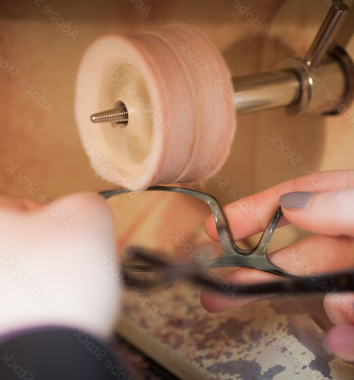 Fabrication de montures de lunettes sur mesure et personnalisées à Montargis - Loiret (45), Le Coffret à Lunettes